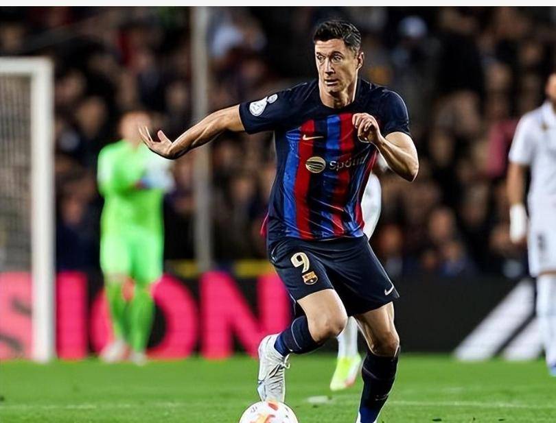 曼城传射建功，切尔西新星横空出世，场边球探频频记笔记的简单介绍