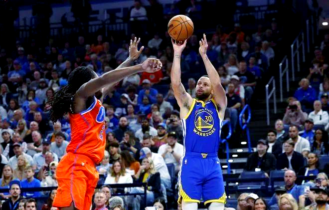 库里连续三场比赛得分超过败北，勇士挑战极限！的简单介绍